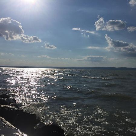 Palma Apartmanhaz Siófok Buitenkant foto