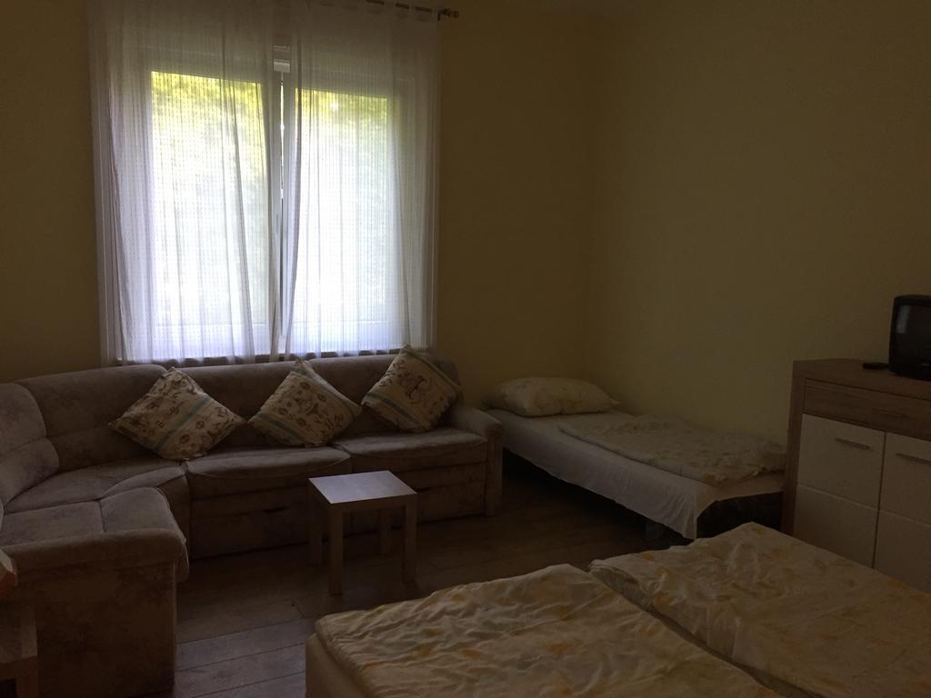 Palma Apartmanhaz Siófok Buitenkant foto
